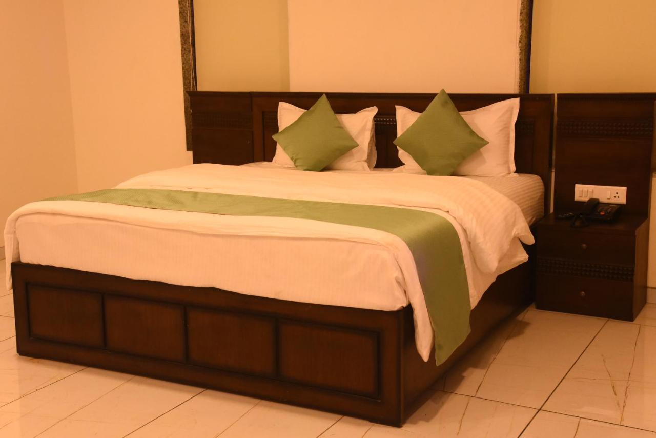 Vits Excellensea Karde Beach Dapoli Bagian luar foto