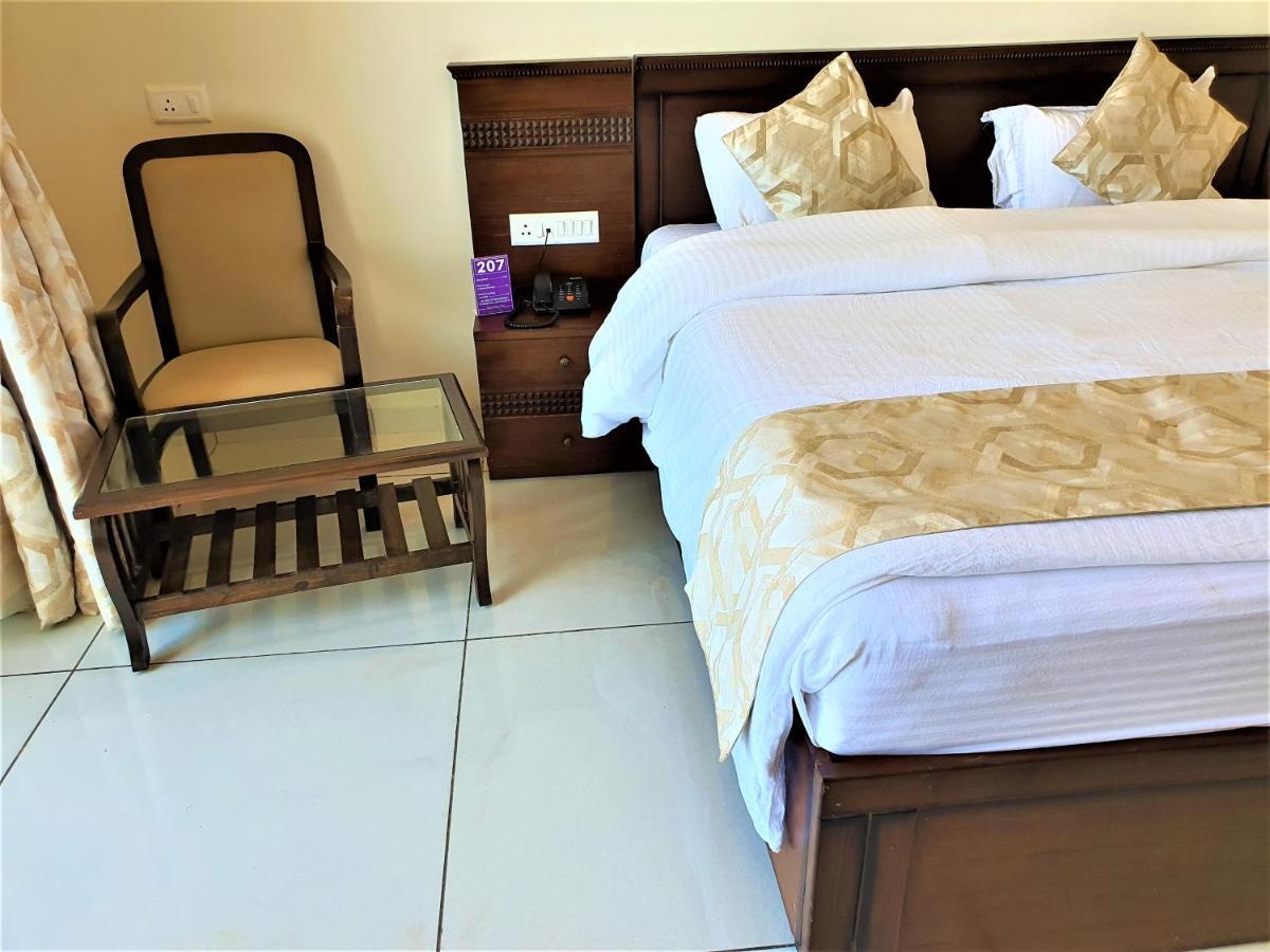 Vits Excellensea Karde Beach Dapoli Bagian luar foto