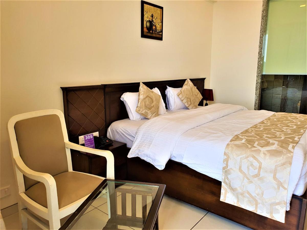 Vits Excellensea Karde Beach Dapoli Bagian luar foto